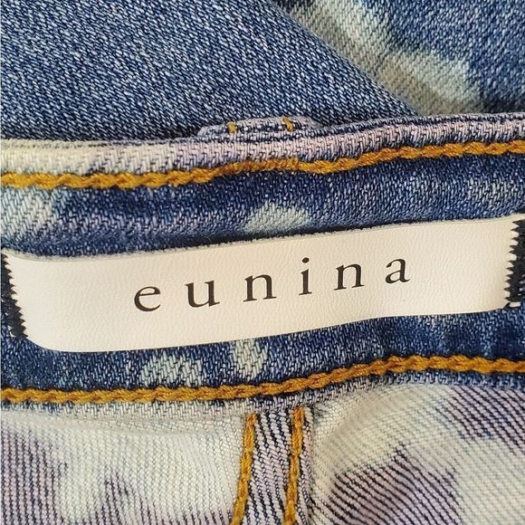 eunia Distressed Mid Rise Jeans - Picture 13 of 13